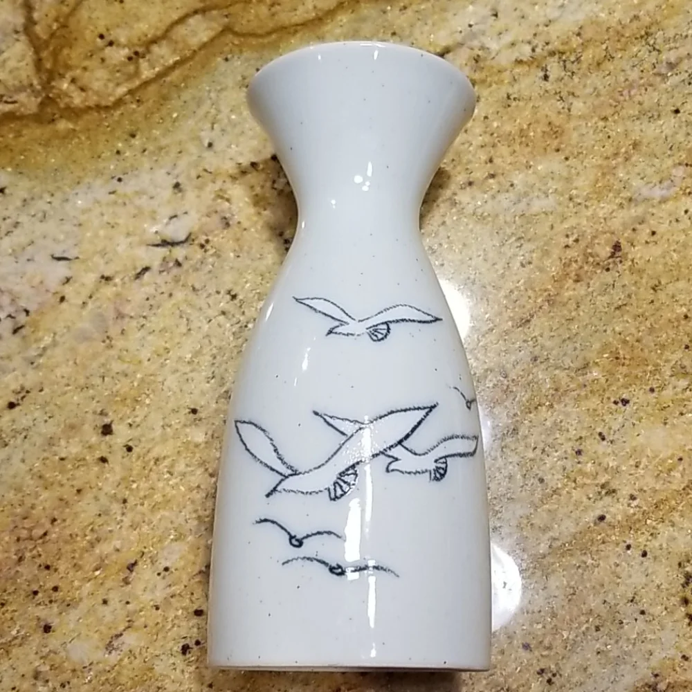 VTG Tall Vase by Otagiri flying Seagulls